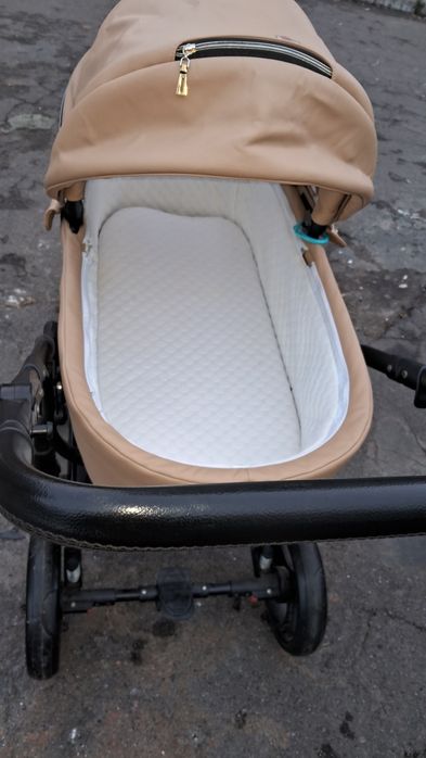 Дитячий візочок .