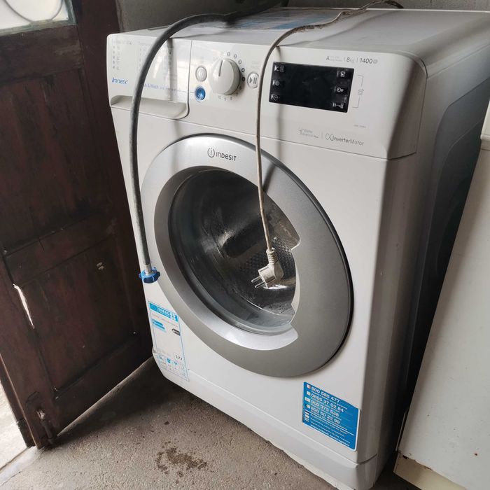Máquina de Lavar Roupa Indesit BWE 81496X – 8 kg