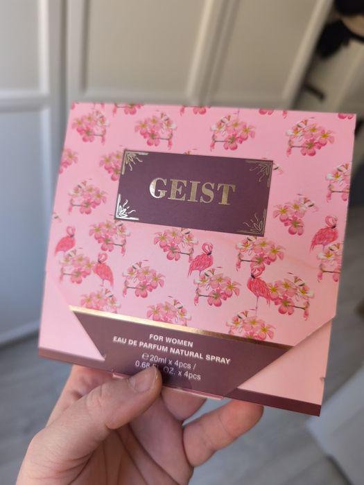 Sprzedam osiem perfumetek