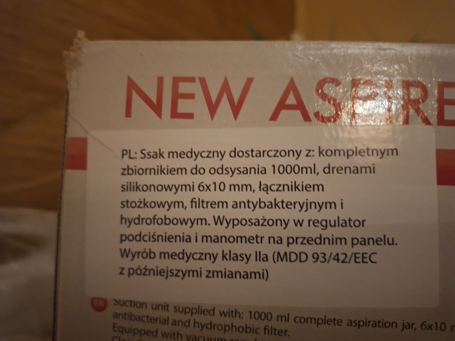 Ssak medyczny z całym wyposażeniem