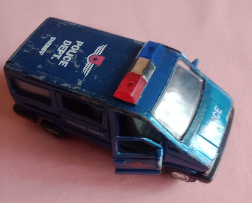 Міні моделі машинок та військової техніки