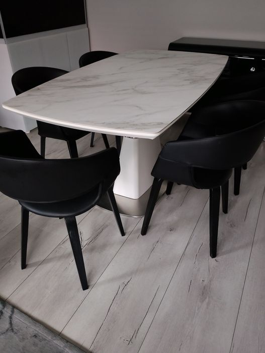 Stół do salonu marmur