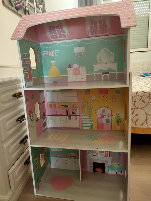 Casinha bonecas madeira