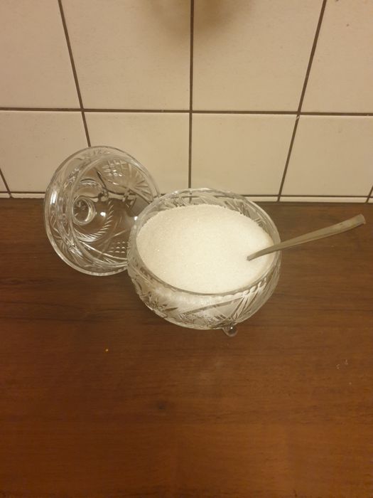 Kryształowa cukiernica bomboniera