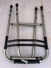 Andarilho para pessoas com mobilidade reduzida em Muito Bom Estado