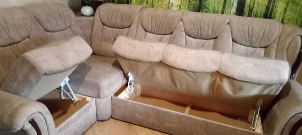 Продам диван  у гарному стані