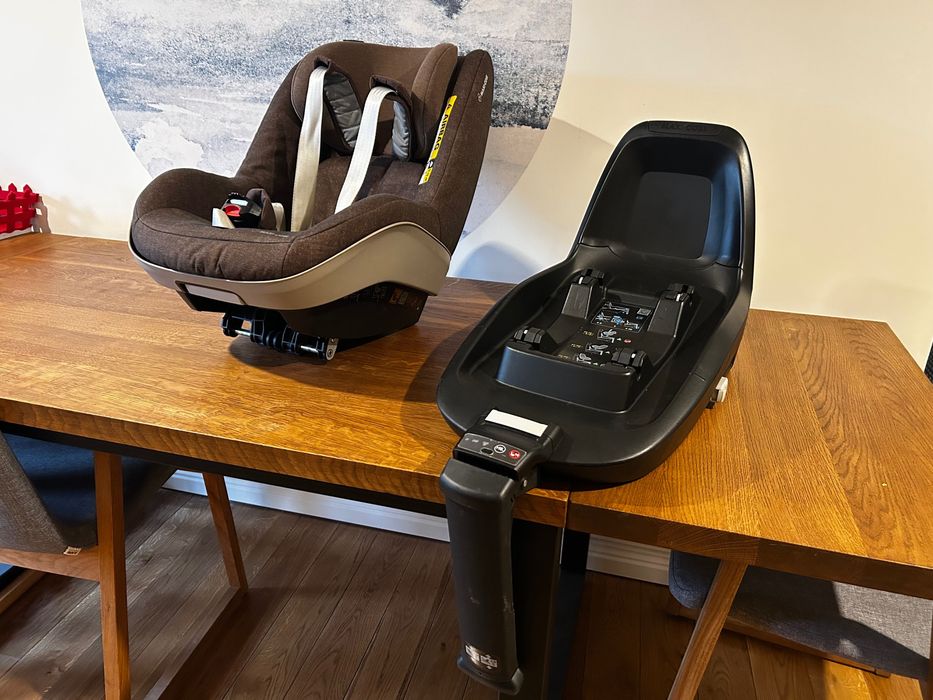 Fotelik Maxi-Cosi 2wayPearl + baza 2way fix (isofix)