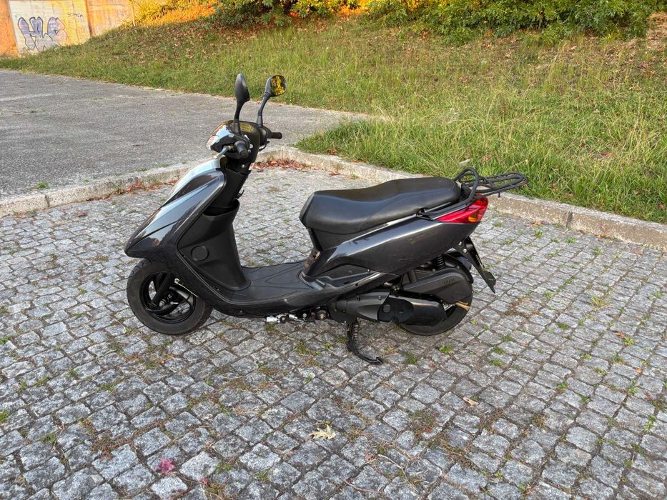 Yamaha Vity 125 ( muito económica ) carta de carro
