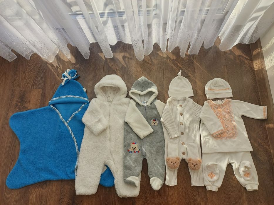 Набір одягу на немовлят від 0 до 3 місяців