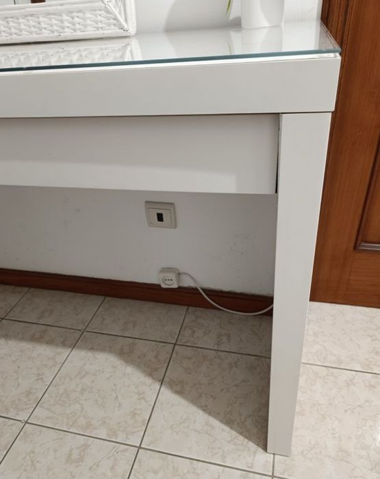 Toucador ou móvel para entrada
