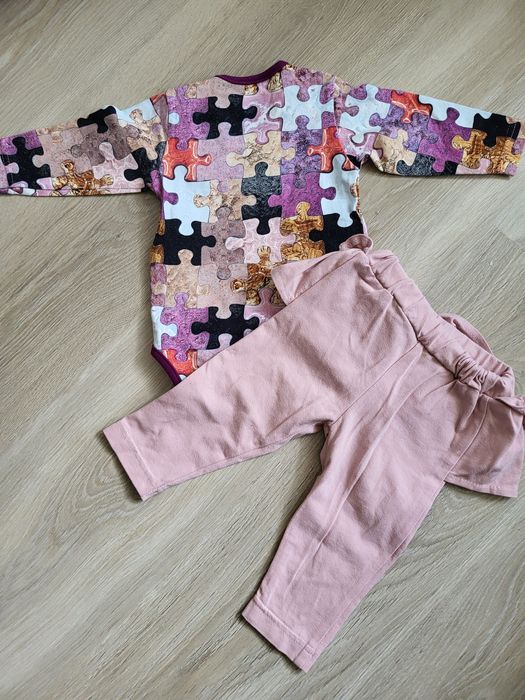 Body I spodenki z falbankami dla dziewczynki rozmiar 68