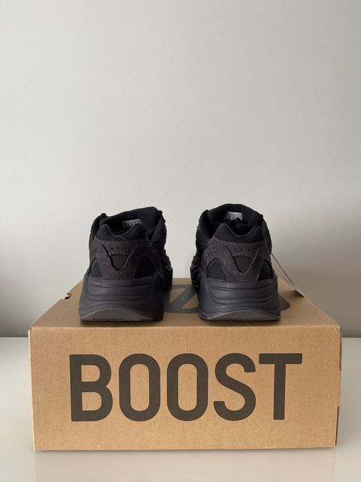 Yeezy Boost 700 V2- Vanta