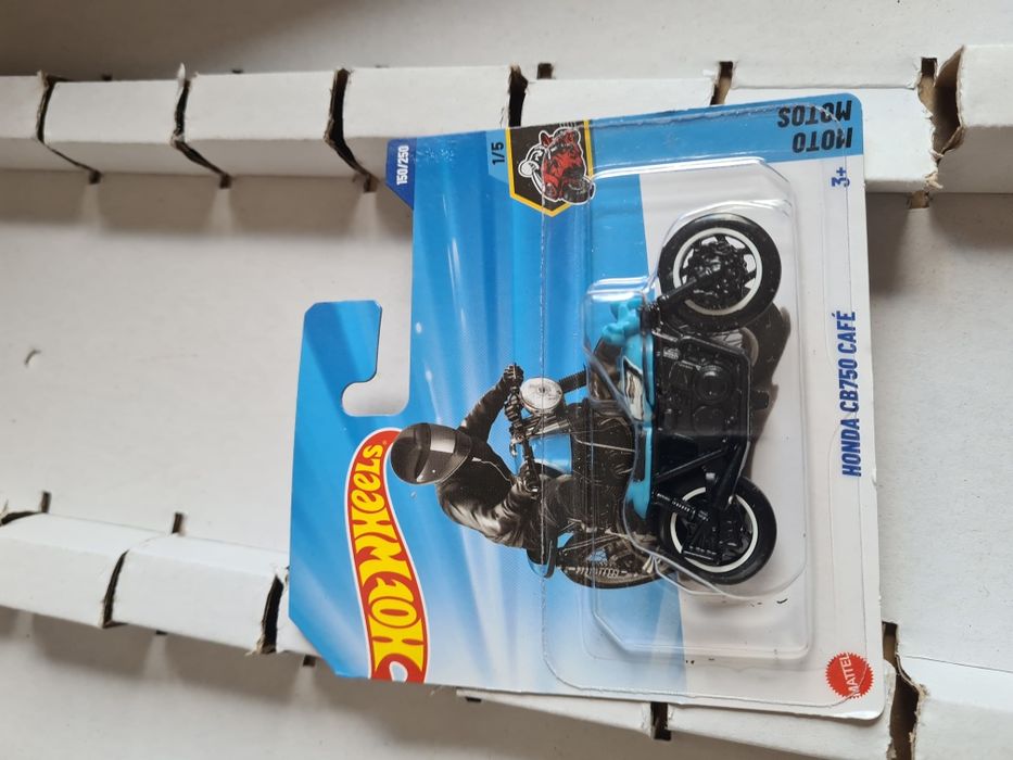 Autko hot wheels honda cb750 cafe