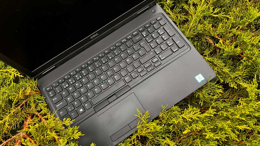 Dell Latitude 5580 8ГБ DDR4 SSD 256ГБ  20+шт.