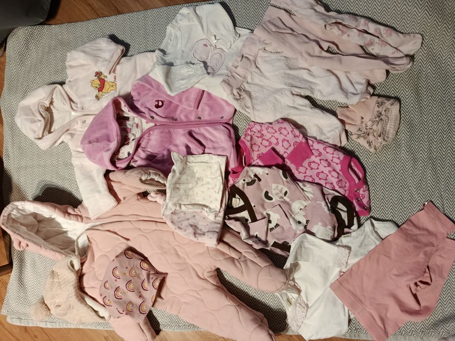 Paka na wiosnę 62/68 kombinezon body bluzy czapki