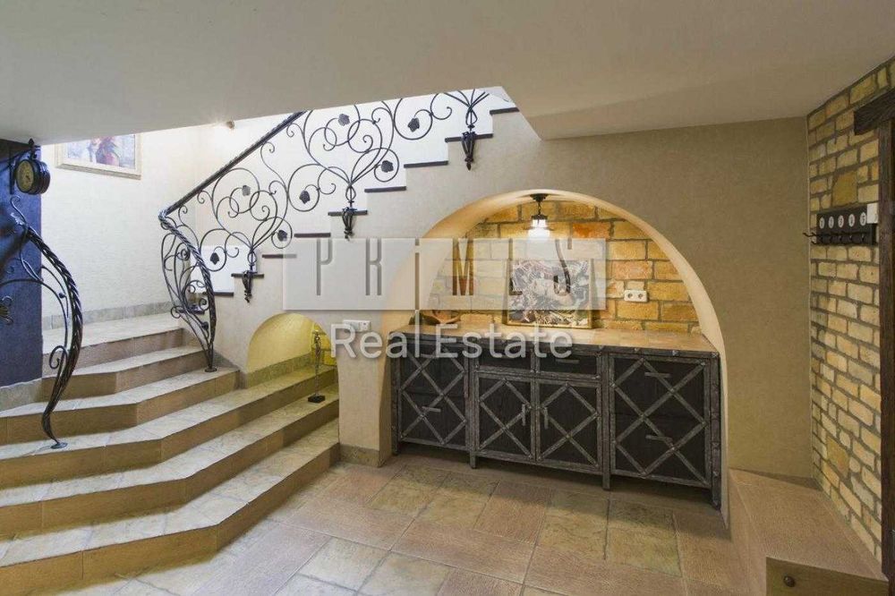 Оренда 5к будинку в англійському стилі, Романків, Генератор