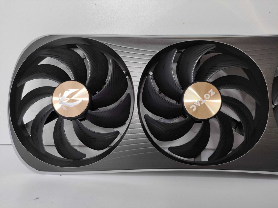 Obudowa + 3 x Wentylator Zotac GeForce RTX 4090 AMP Extreme AIRO 24GB