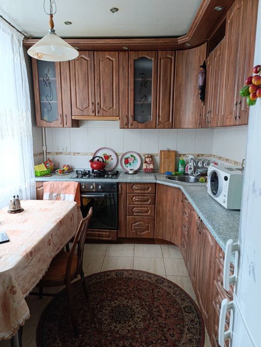 Сдам 3-комнатную квартиру для семьи в центре Чугуева