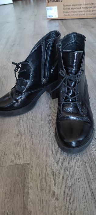 Ботільйони ботінки