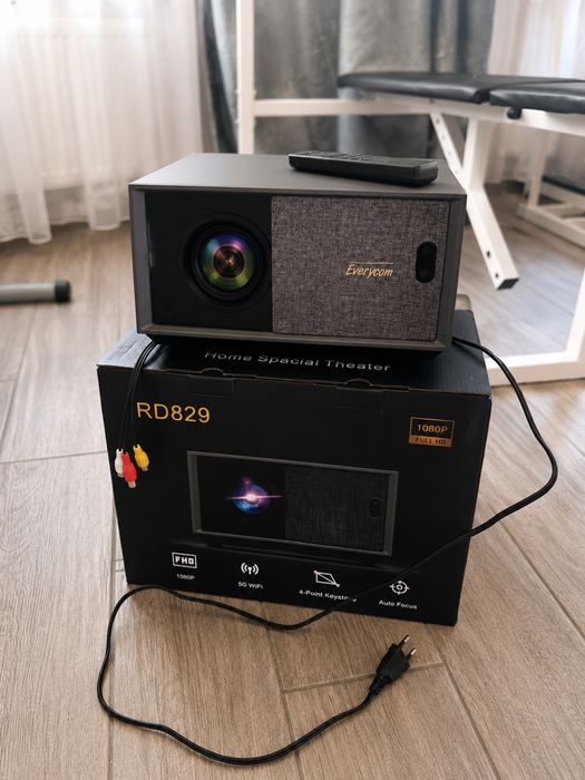 Проектор RD829 Full HD 1080P | 5G Wi-Fi | Auto Focus | 4-Point Keystone | Ідеальний стан