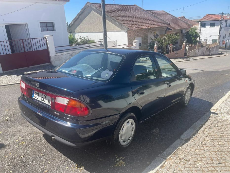 Mazda 323