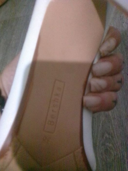 Sapatos Bershka brancos n 38