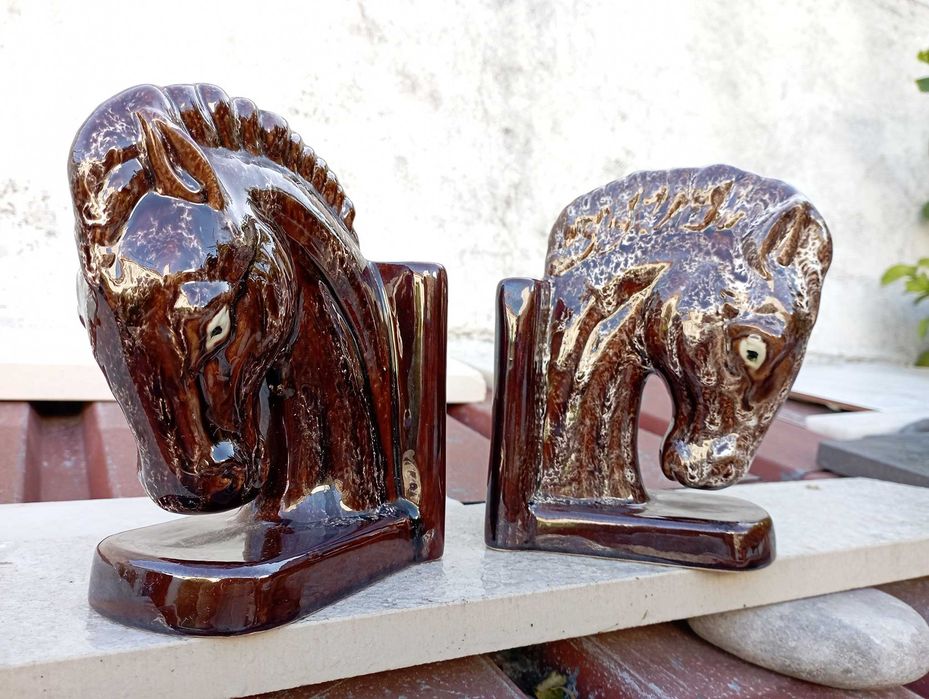 Suporte de Livros Cavalos