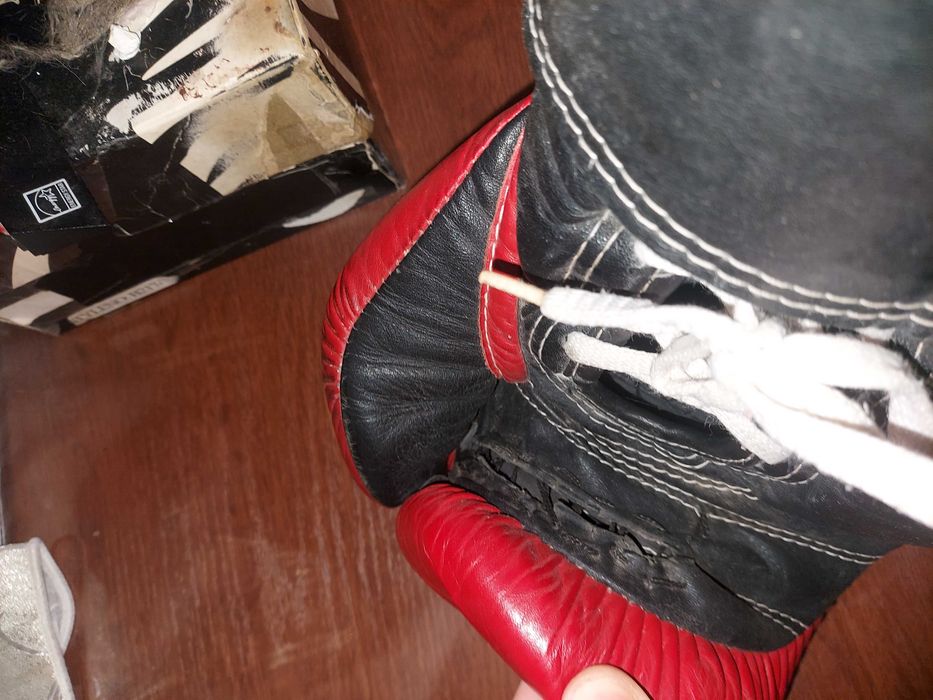 Боксерські рукавиці Everlast i Reyvel