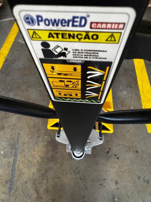 Porta paletes praticamente novo