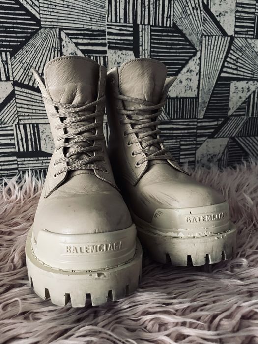 Брутальные ботинки бутсы на термополкладке Balenciaga Strike Boots.