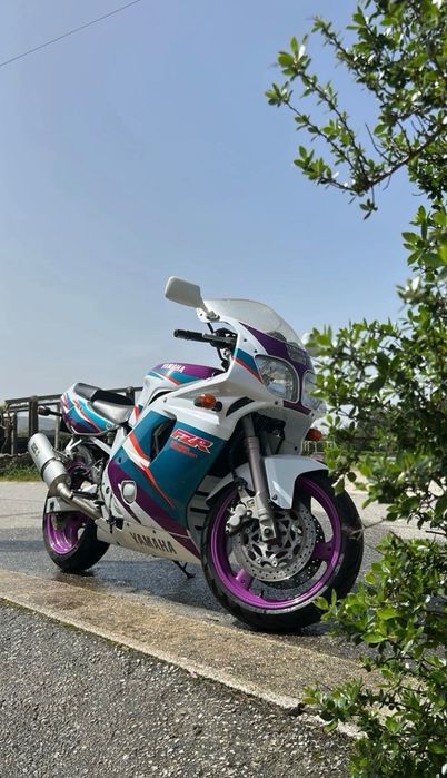 YAMAHA FZR 600 (troco)