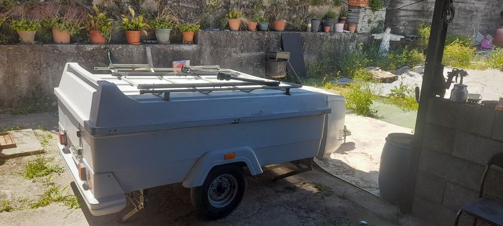 Atrelado tenda saurium