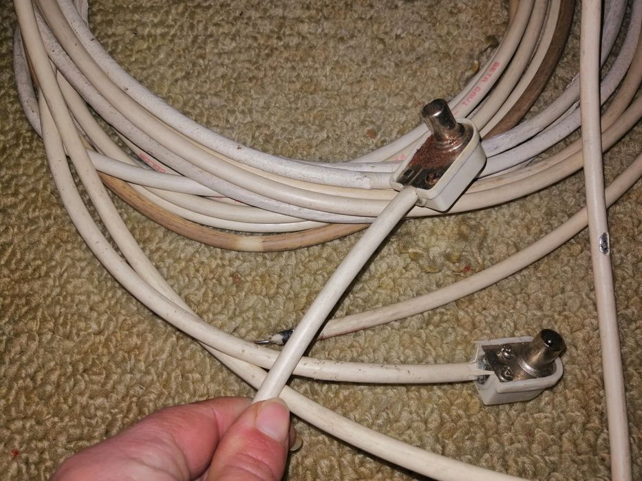 Fio de antena branco428223148087070721