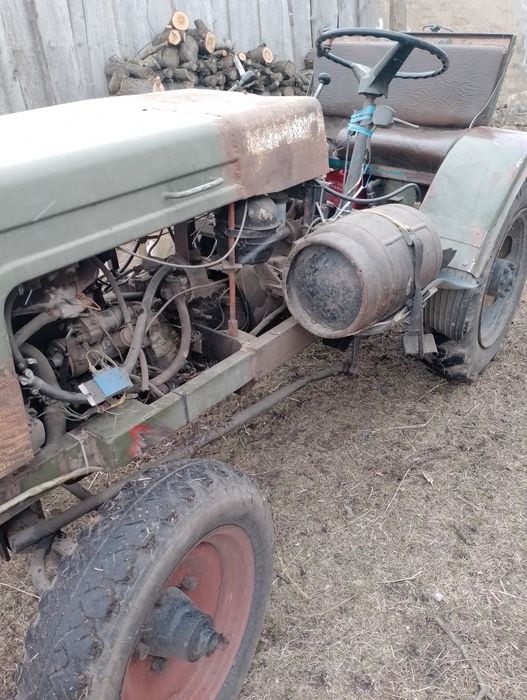 Продам саморобний трактор. Звертайтесь по телефону.