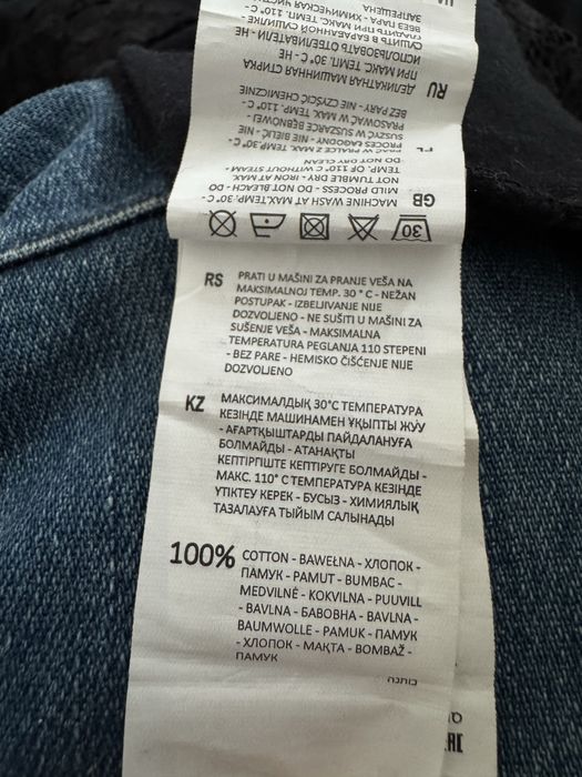 Czarny top z koronką