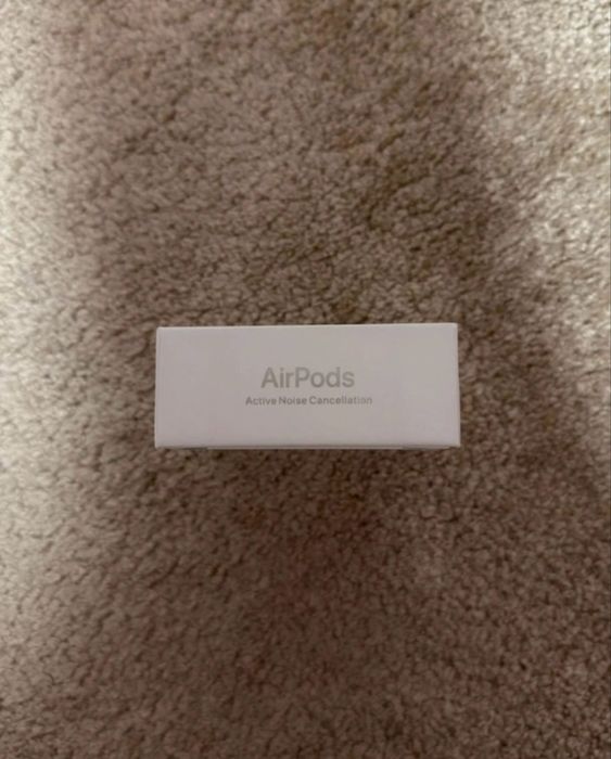 Słuchawki Airpods 4 ANC (NOWE NA GWARANCJI)