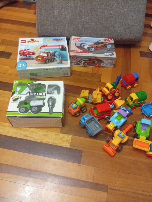 Дитячі конструктори, машинки