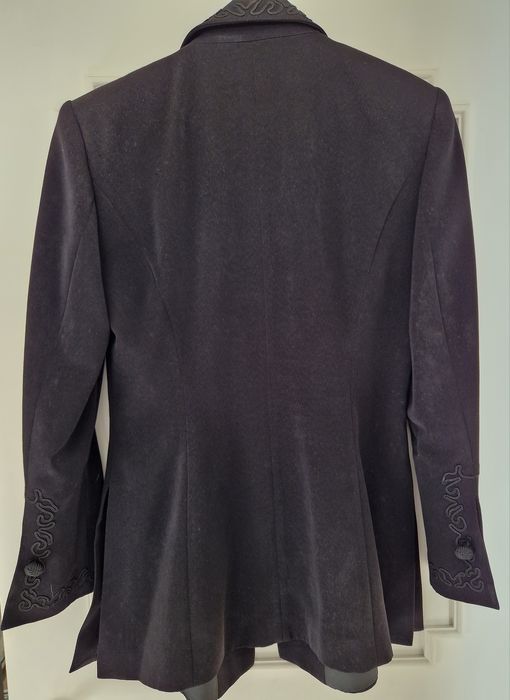 Blazer Cerimónia Toypes 40 Senhora

Em muito bom estado. 

Entrego na