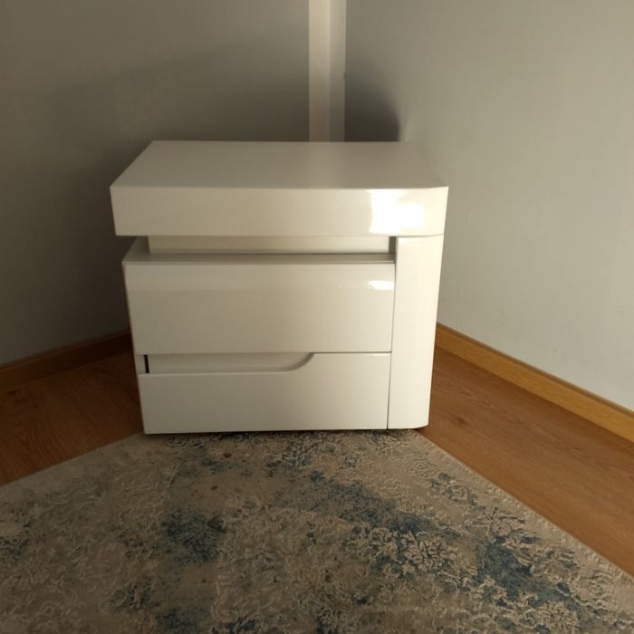 Szafki nocne  2 szt.biała  połysk prawa i lewa