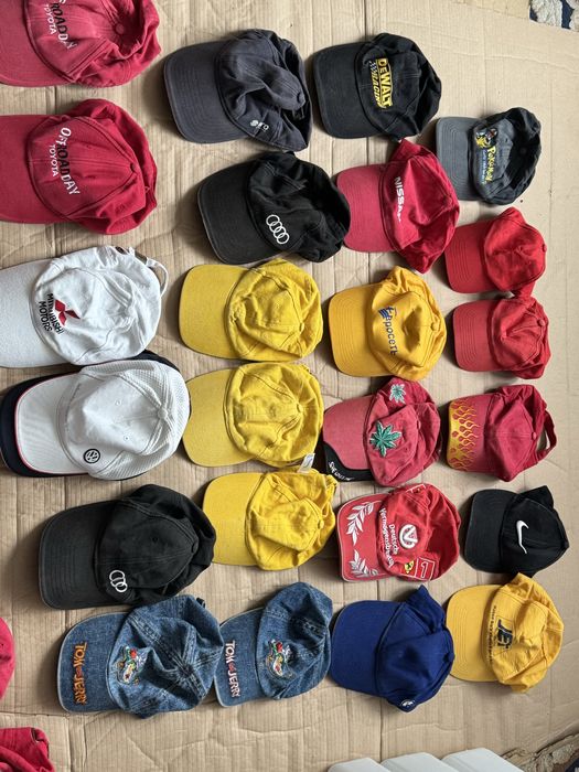 Кепки дорослі і дитячі.