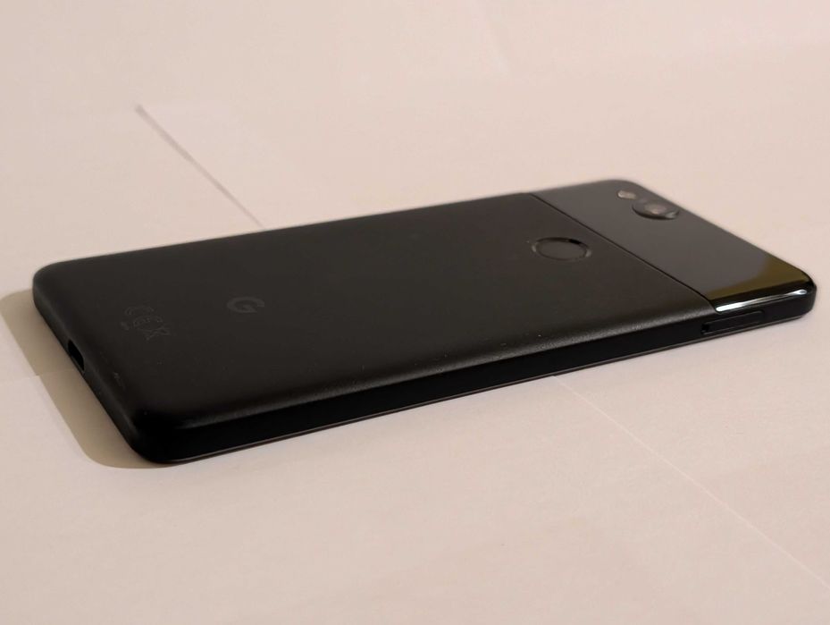 Google Pixel 2 smartfon 5" w bardzo dobrym stanie