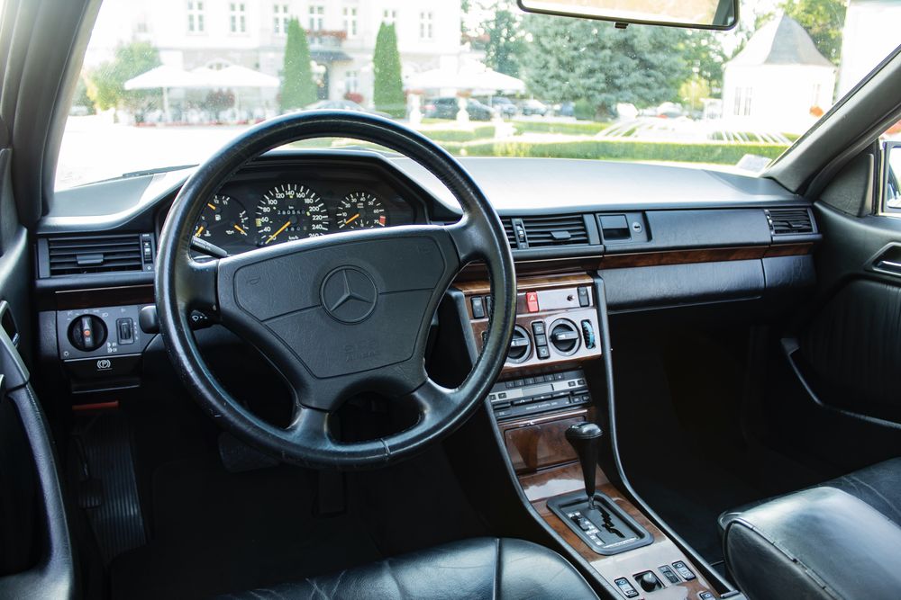 Mercedes-Benz 320 CE Sportline W124  M104