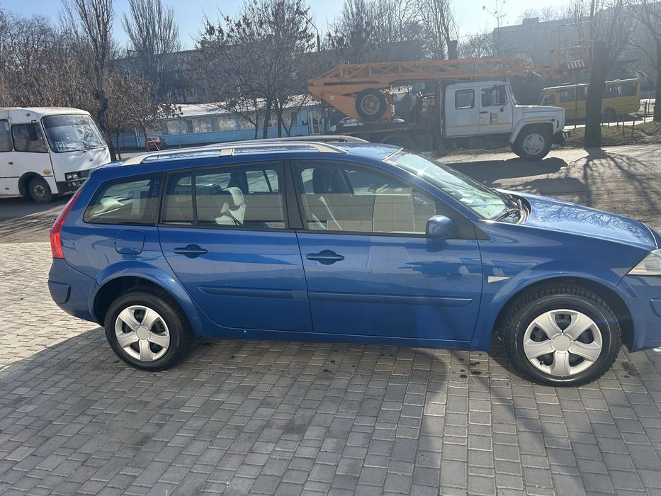 Продам авто в хорошем состоянии Renault megan2