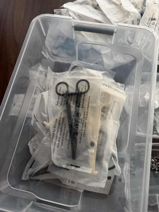 Lote Completo de Material e Acessórios para Piercing