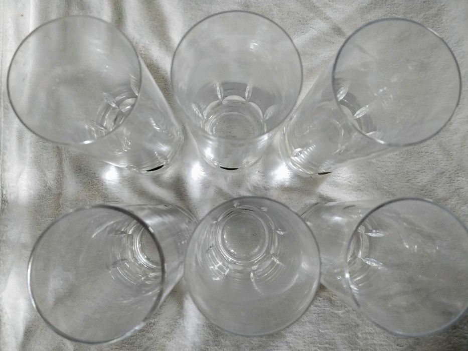 Copos de cristal nunca usados