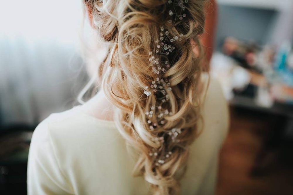 Piękny stroik do włosów, idealny na ślub
