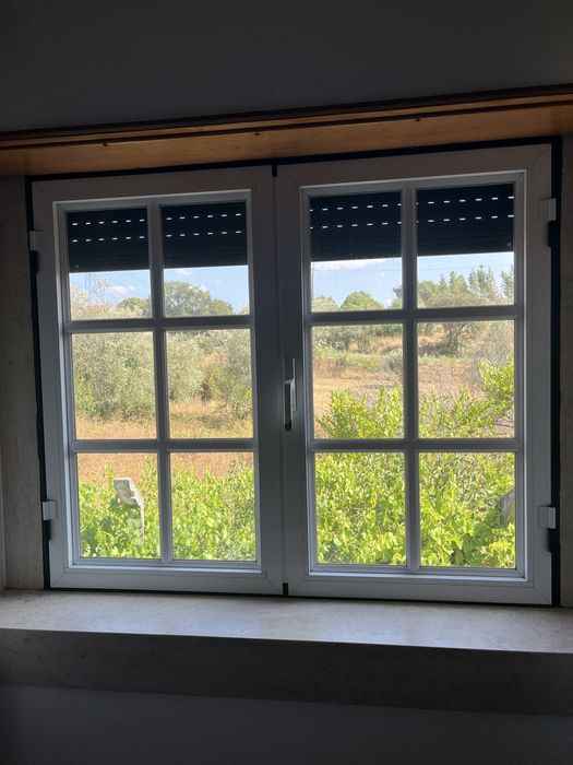Janelas e Portas de Sacada em Alumínio Branco