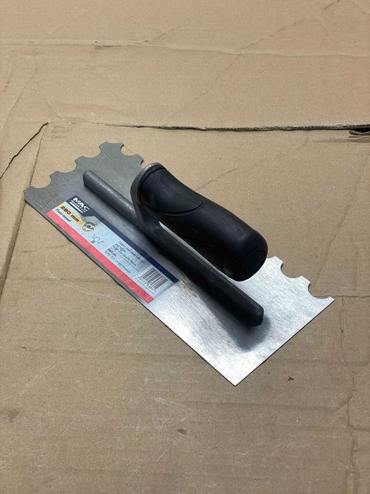 Paca Zębata Kielnia ząb U do Kleju Zaprawy 20 x 280 mm MacAllister