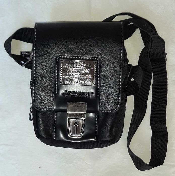 Продам мужскую сумку через плечо, барсетка