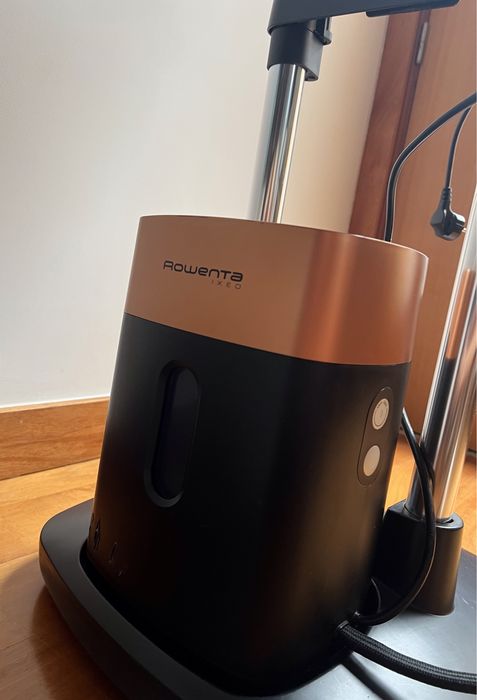 Ferro a vapor da marca Rowenta